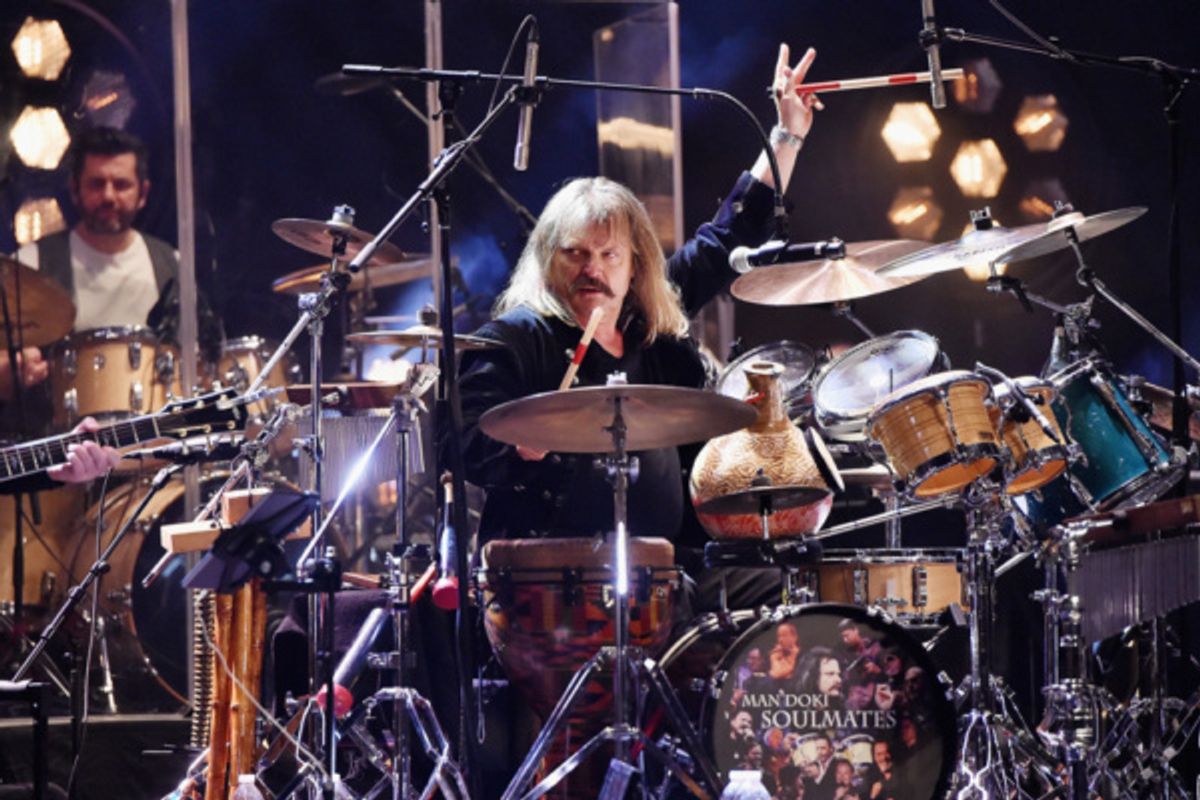 Leslie ManDoki - internationally acclaimed percussionist/singer-songwriter - is the mastermind behind the ManDoki Soulmates. The supergroup includes members of Toto, Supertramp, Cutting Crews, Mannfre at 