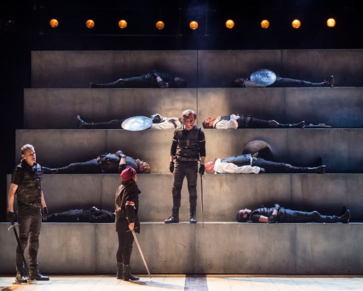 Review: A Noise Within's HENRY V Zeroes in on the Steely Aspects of War  Image