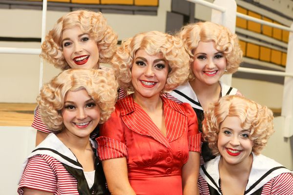 Sarah Porter as Reno Sweeney (center), surrounded by her Angels (clockwise from left) Photo