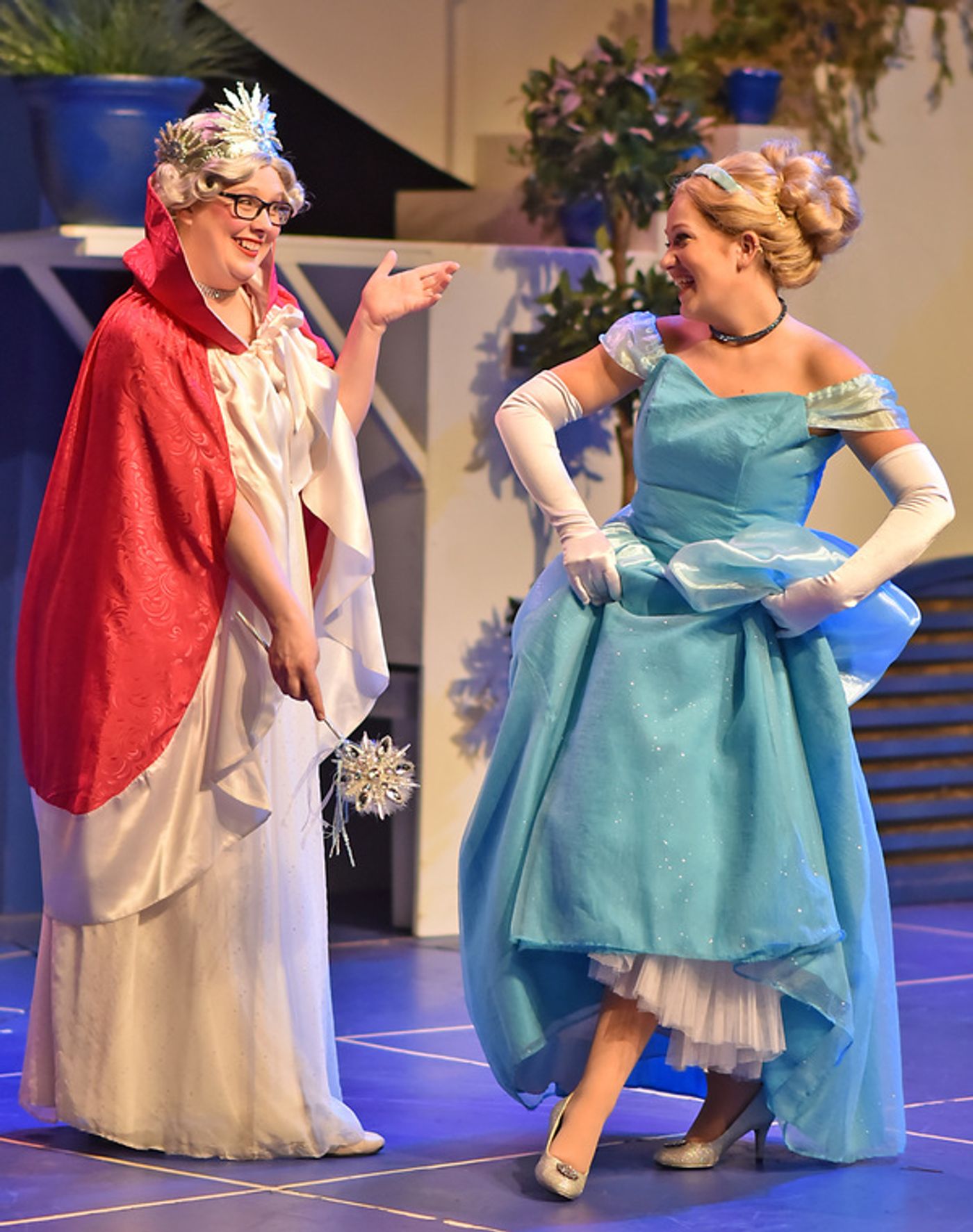 Photo Flash: Have A Ball with CINDERELLA at Beef & Boards Dinner Theatre Photo Flash: Have A Ball with CINDERELLA at Beef & Boards Dinner Theatre Image