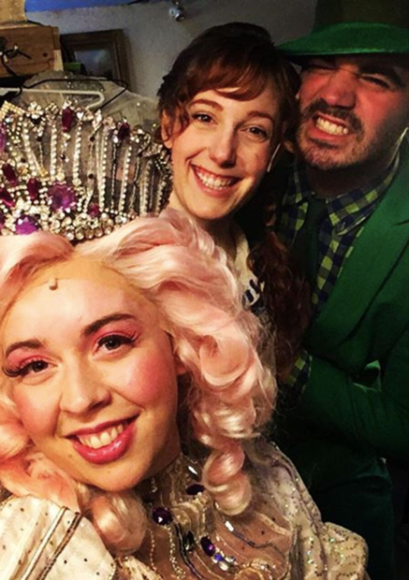 Photo Flash: Ozians Cozy Up and More Saturday Intermission Pics!  Image