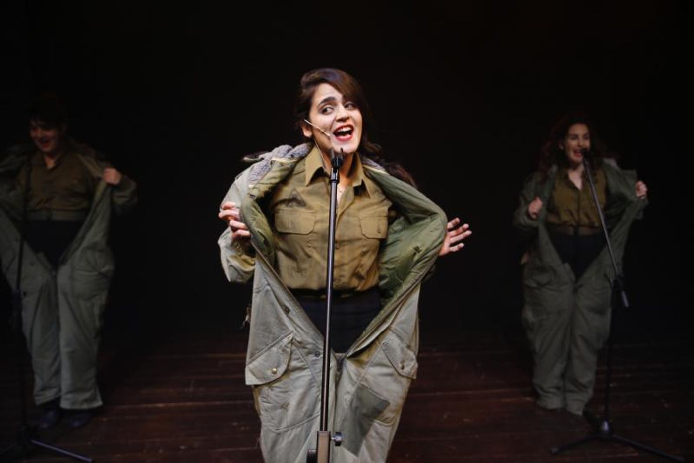 Review: SKIRT THIS IS KODKOD at Habima Theater  Image