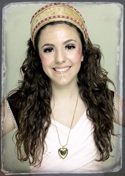 Savannah Foy Photo