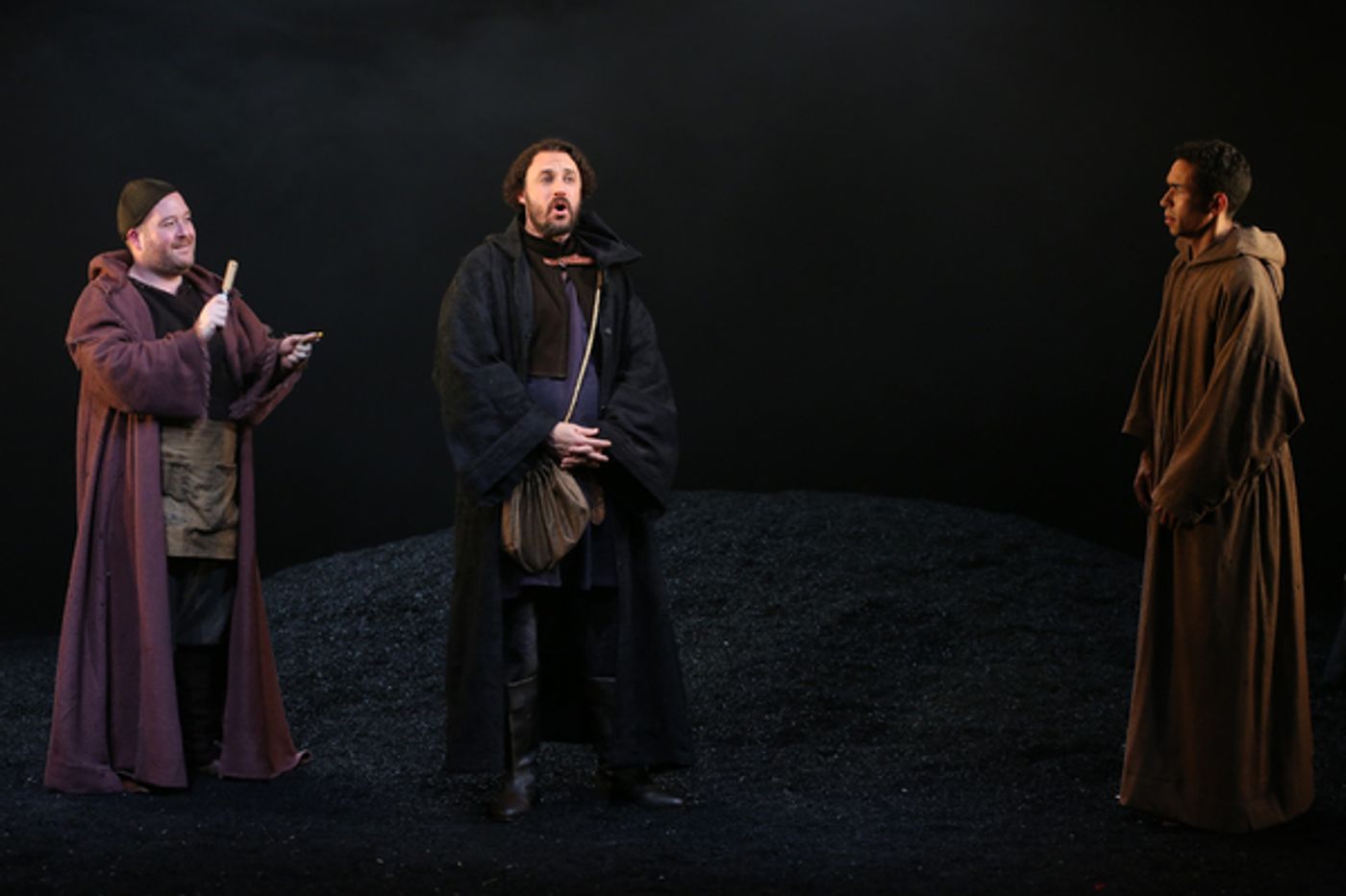 Photo Flash: First Look Vineyard's THE AMATEURS  Image