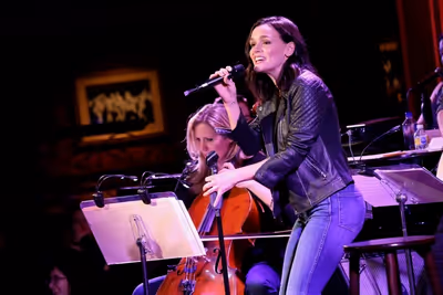 Jennifer Damiano Photo