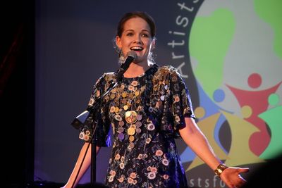 Becky Gulsvig Photo