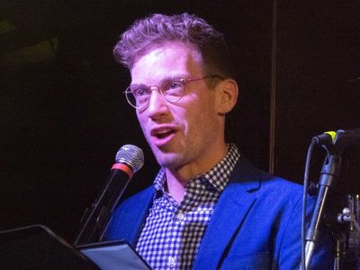 Barrett Foa Photo