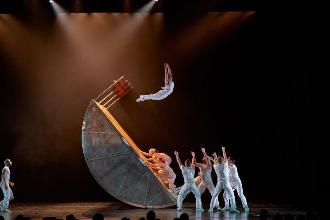 Review: DIAVOLO: ARCHITECTURE IN MOTION at The Kennedy Center  Image