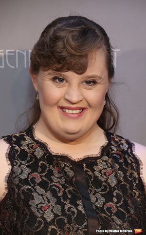 Jamie Brewer Photo