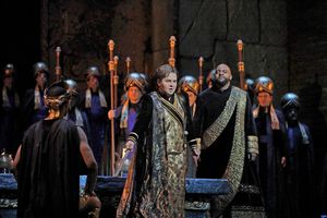 Elizabeth DeShong as Arsace in Rossini's "Semiramide."
@ BroadwayWorld Elizabeth DeShong as Arsace in Rossini's "Semiramide."
Photo
