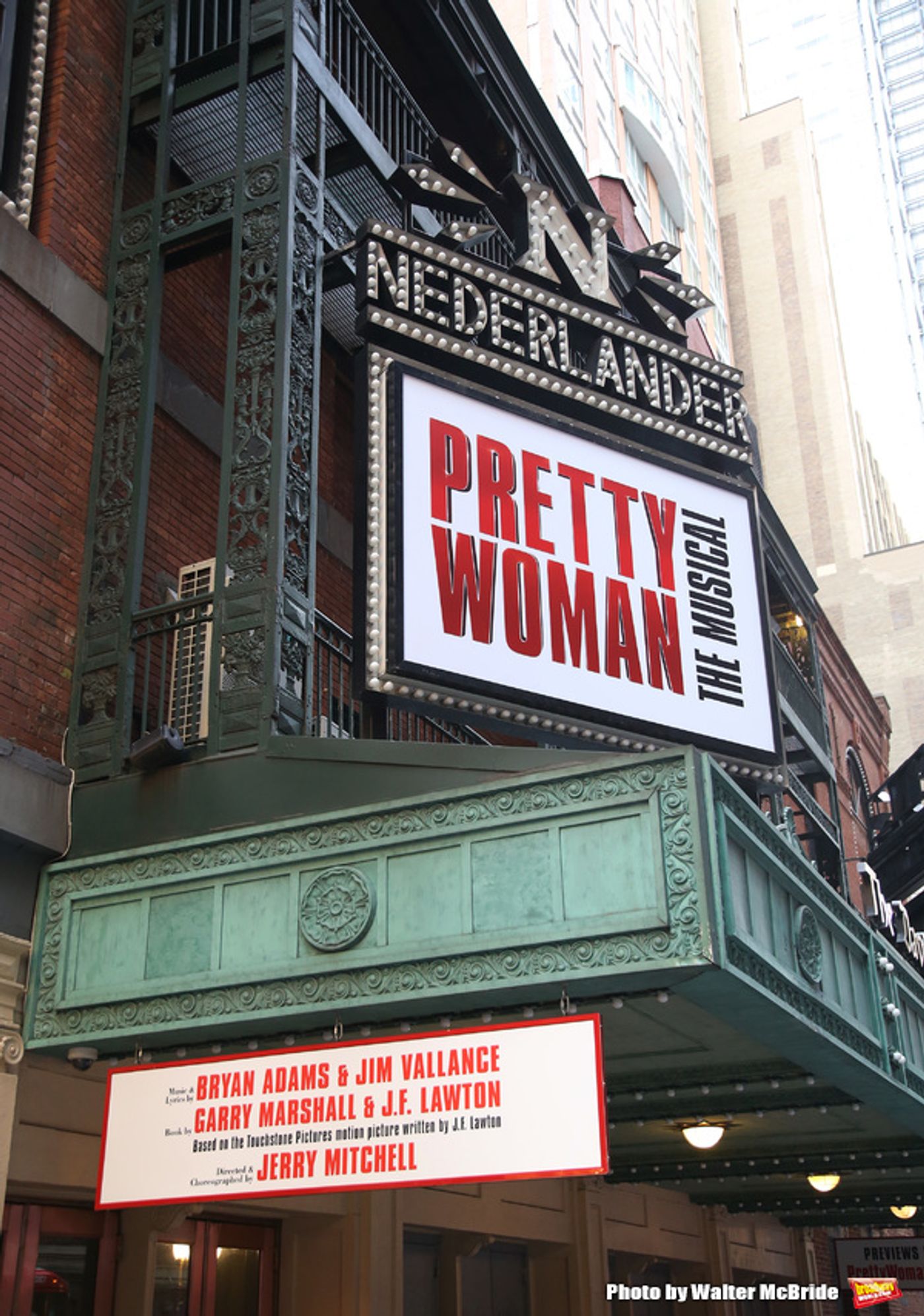 Up on the Marquee: PRETTY WOMAN Takes Over 41st Street!  Image