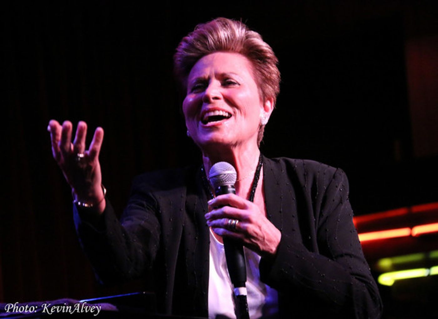 Photo Flash: Broadway at Birdland Presents Lorna Dallas  Image