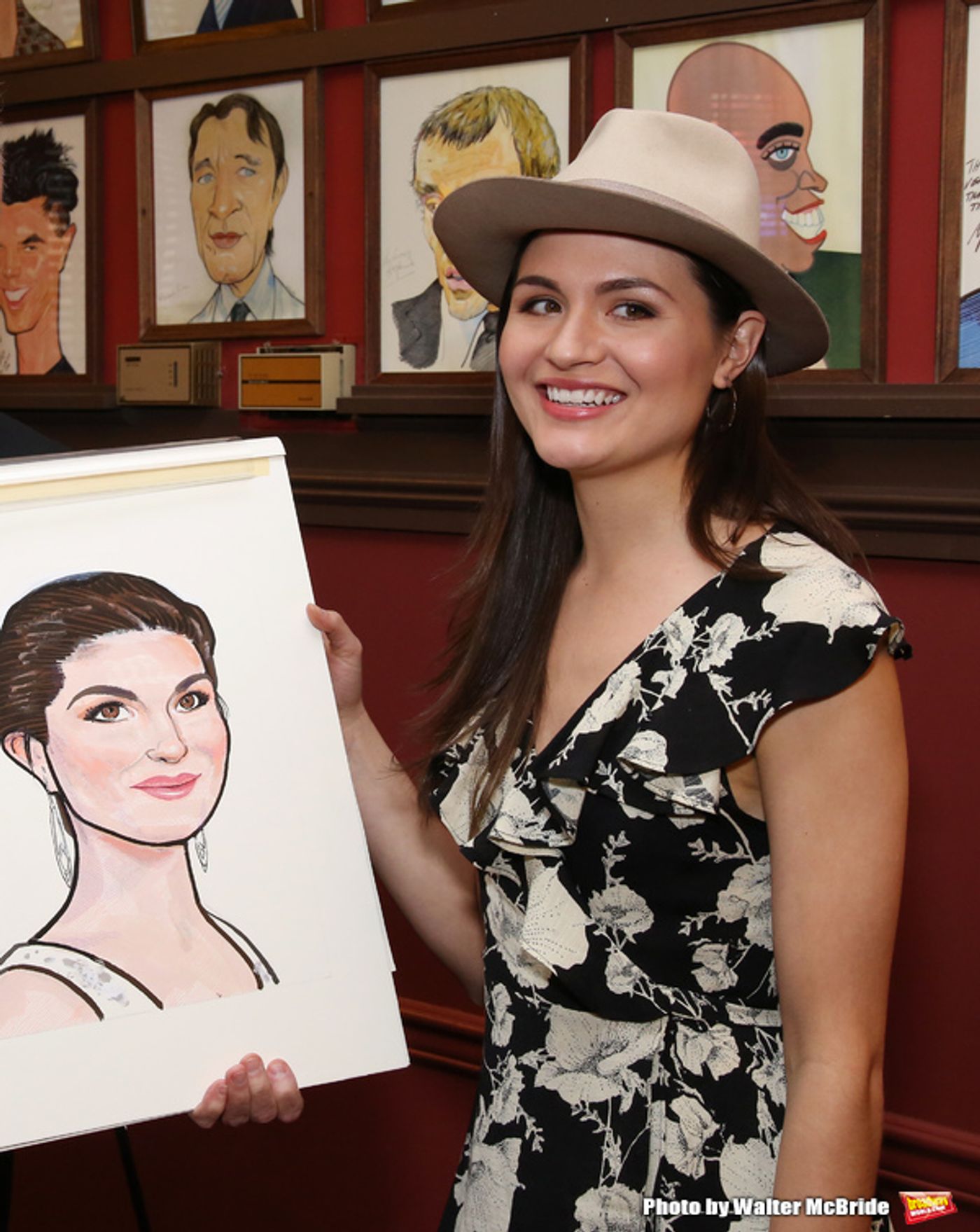 Photo Coverage: The Cast of THE PARISIAN WOMAN Joins Sardi's Wall Of Fame  Image