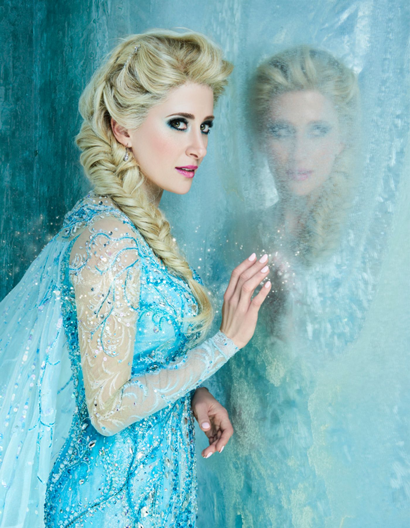 Photo Flash: Caissie Levy, Patti Murin, and the Cast of FROZEN Pose For New Portraits  Image