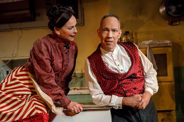 Sally Ann Triplett as Mrs. Lovett and Thom Sesma as Sweeney Todd Photo