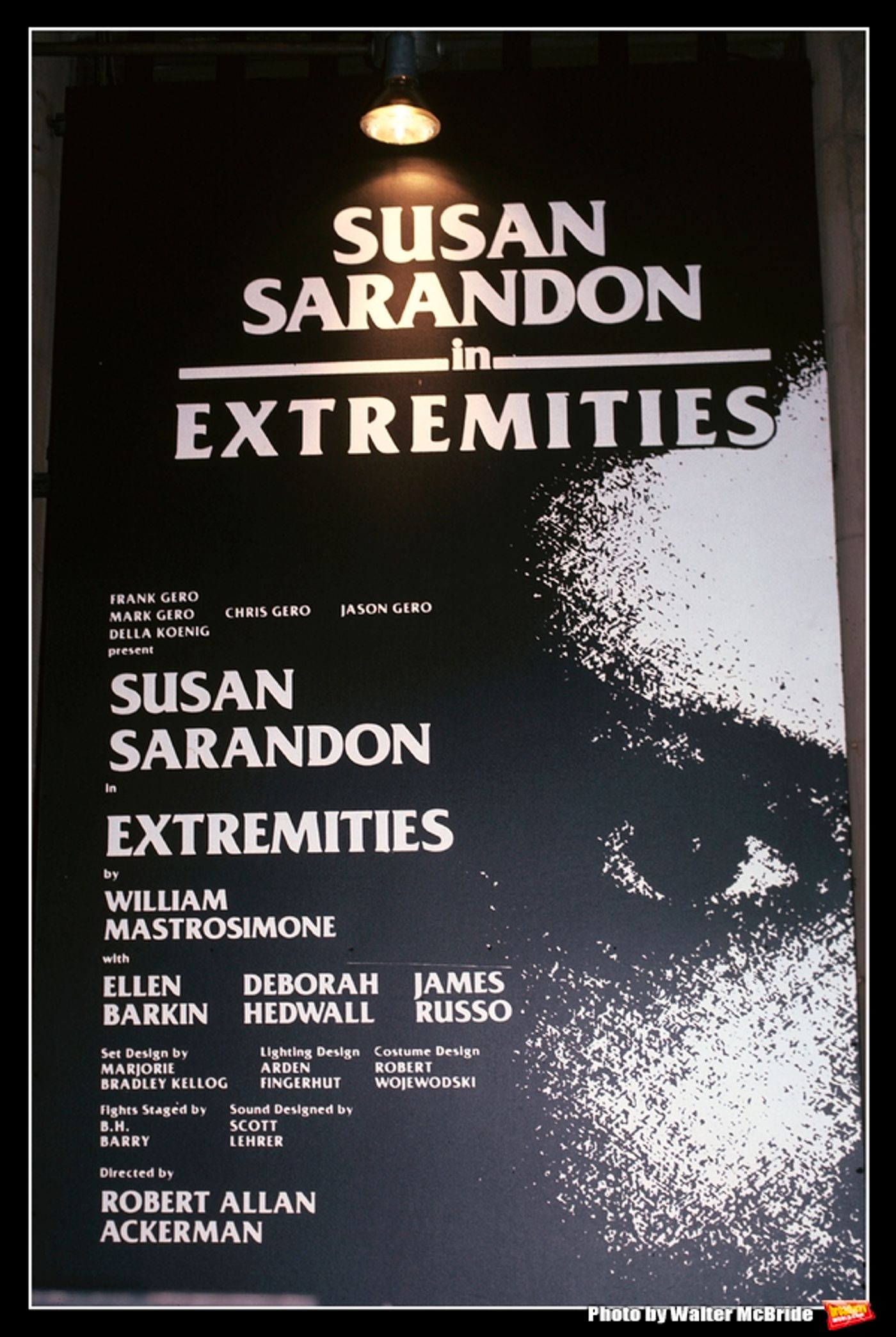 Photo Throwback: Susan Sarandon Stars in EXTREMITIES in 1983 Photo Throwback: Susan Sarandon Stars in EXTREMITIES in 1983 Image