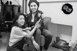 Hosts J. Elaine Marcos and Michelle Ortiz @ BroadwayWorld Hosts J. Elaine Marcos and Michelle Ortiz Photo