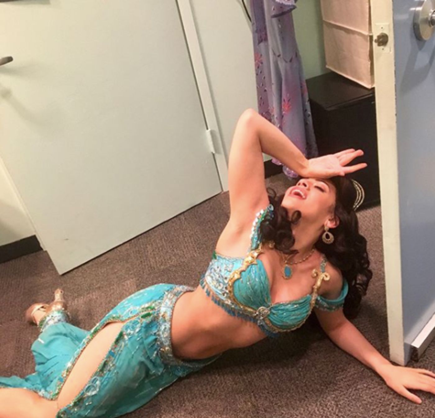 Photo Flash: Isabelle McCalla Mourns Her Final Saturday in Broadway's ALADDIN and More Saturday Intermission Pics!  Image