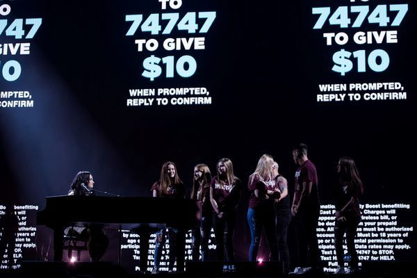 Demi Lovato and Parkland Students Photo