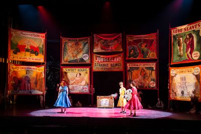 A scene from Phelim McDermott's new production of Mozart's Cosi fan tutte . Photograp Photo