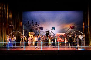 A scene from Phelim McDermott's new production of Mozart'sCosì fan tutte . Photographed here at the English National Opera. Photo by Martin Smith.
@ BroadwayWorld A scene from Phelim McDermott's new production of Mozart'sCosì fan tutte . Photogr Photo