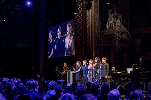 Jagged Little Pill guitarist Eric B. Davis, cast members Laurel Harris, Soph Menas, Elizabeth Stanley, Nora Schell, Logan Hart, percussionist Shannon Ford, and music director Bryan Perri perform at the 2018 A.R.T. Gala.
Photo: Gretjen Helene Photography. @ BroadwayWorld Jagged Little Pill guitarist Eric B. Davis, cast members Laurel Harris, Soph Menas, E Photo