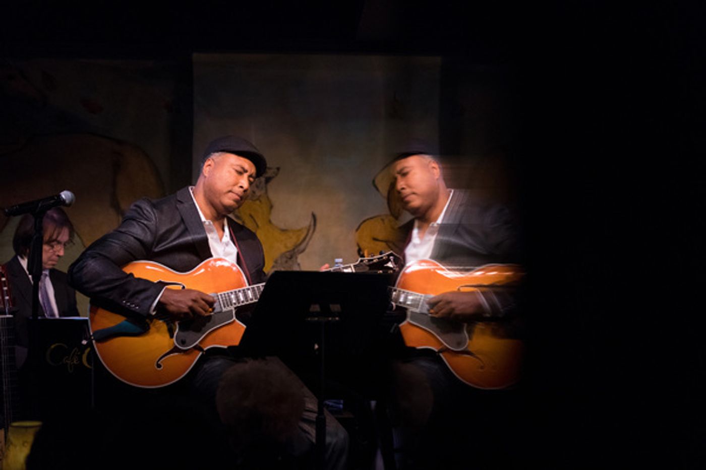 Photo Flash: Bernie Williams Takes the Stage at Cafe Carlyle Photo Flash: Bernie Williams Takes the Stage at Cafe Carlyle Image