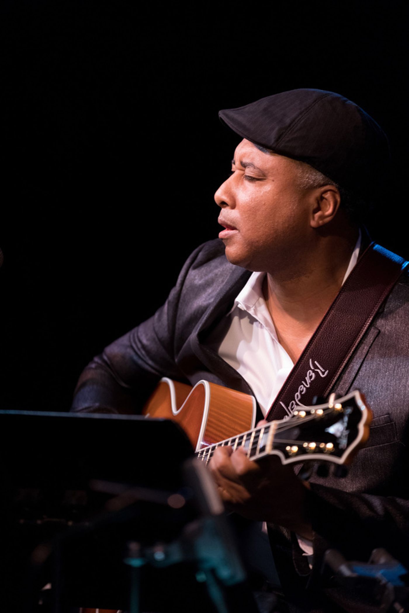 Photo Flash: Bernie Williams Takes the Stage at Cafe Carlyle Photo Flash: Bernie Williams Takes the Stage at Cafe Carlyle Image