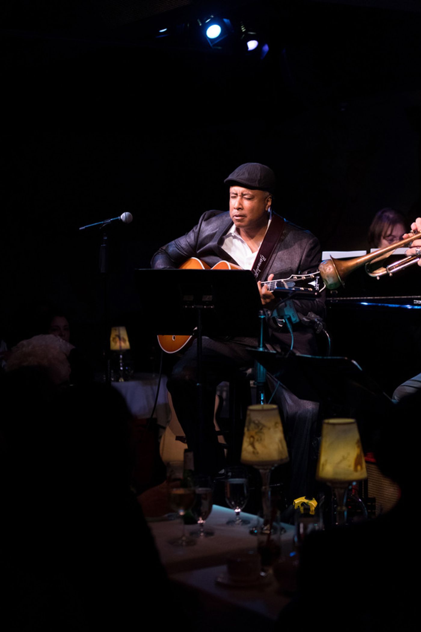 Photo Flash: Bernie Williams Takes the Stage at Cafe Carlyle Photo Flash: Bernie Williams Takes the Stage at Cafe Carlyle Image