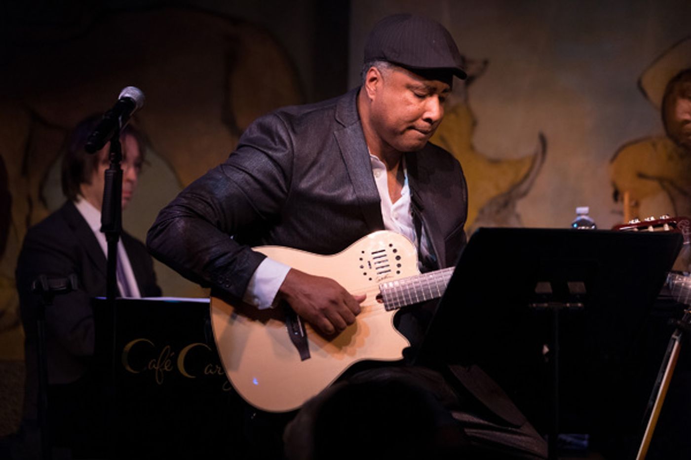 Photo Flash: Bernie Williams Takes the Stage at Cafe Carlyle Photo Flash: Bernie Williams Takes the Stage at Cafe Carlyle Image