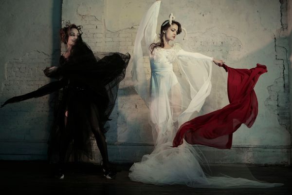 Gabriela & Mihaela Modorcea Photo