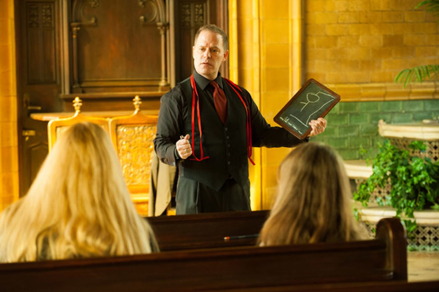 Photo Flash: First Look at NEIL TOBIN, NECROMANCER: NEAR DEATH EXPERIENCE at Rosehill Cemetery Photo Flash: First Look at NEIL TOBIN, NECROMANCER: NEAR DEATH EXPERIENCE at Rosehill Cemetery Image