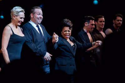 Valerie Simpson and the cast of CHICAGO Photo