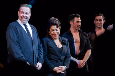 Valerie Simpson and the cast of CHICAGO Photo
