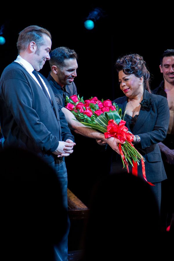 Valerie Simpson and the cast of CHICAGO Photo