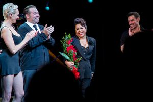 Valerie Simpson and the cast of CHICAGO @ BroadwayWorld Valerie Simpson and the cast of CHICAGO Photo