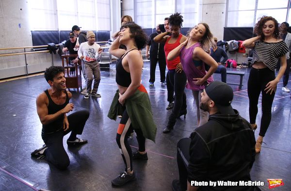 Carlos Gonzalez and Vanessa Hudgens with cast  Photo