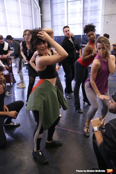 Vanessa Hudgens with cast  Photo