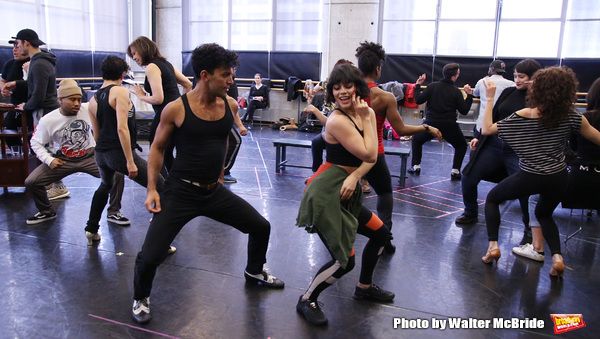 Carlos Gonzalez and Vanessa Hudgens with cast  Photo