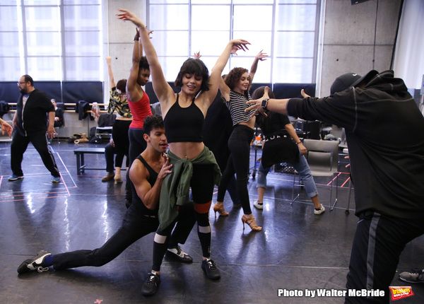 Carlos Gonzalez and Vanessa Hudgens with cast  Photo
