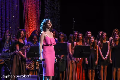 Mandy Gonzalez & North Miami Students Photo