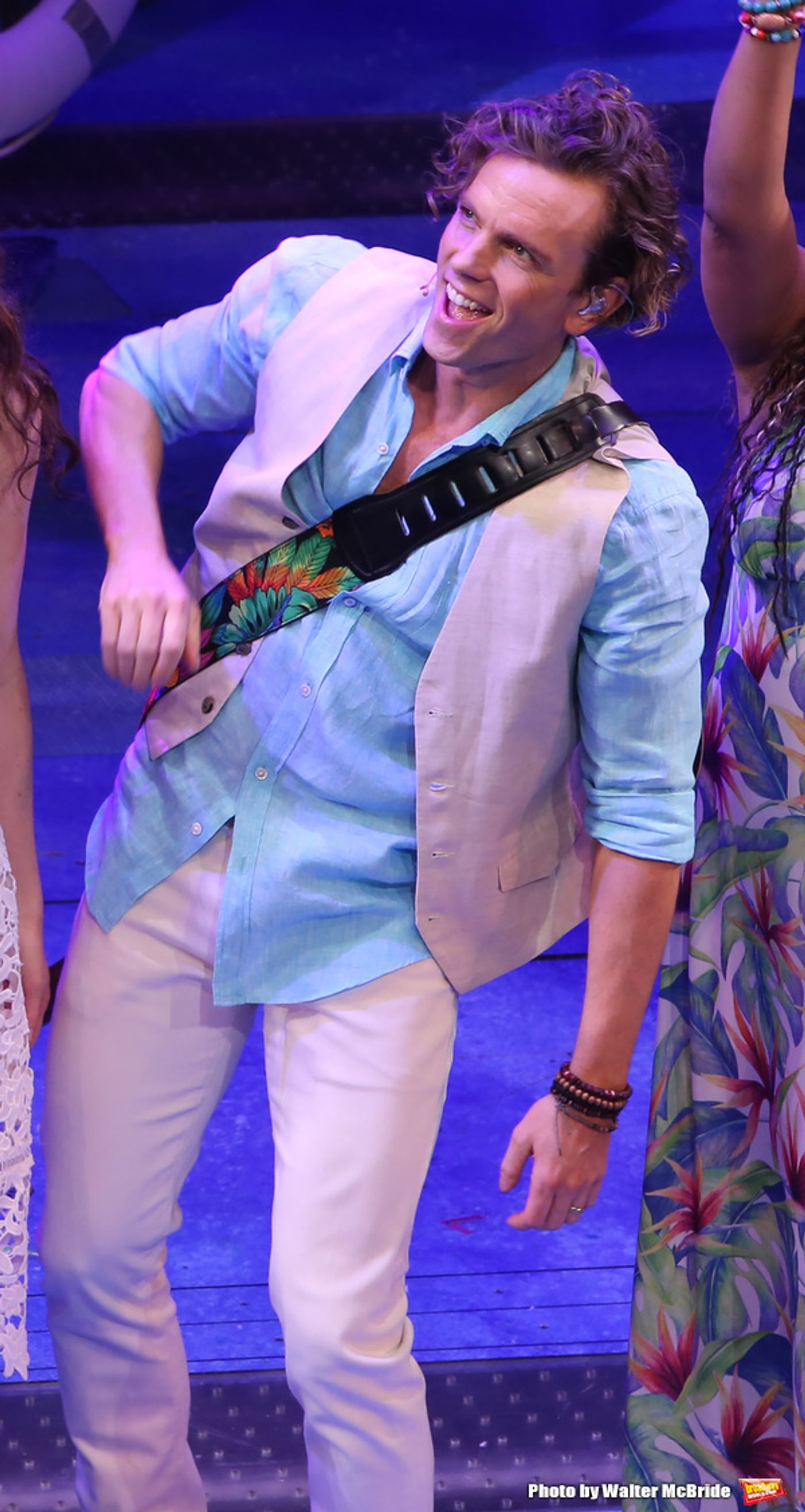 Photo Coverage: Jimmy Buffett Joins the Cast of ESCAPE TO MARGARITAVILLE for Opening Night Bows!  Image