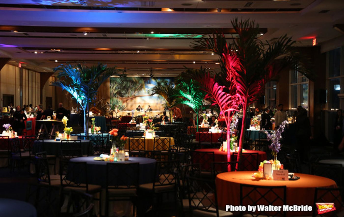 Photo Coverage: Cast of ESCAPE TO MARGARITAVILLE Parties Vacation-Style on Opening Night!  Image