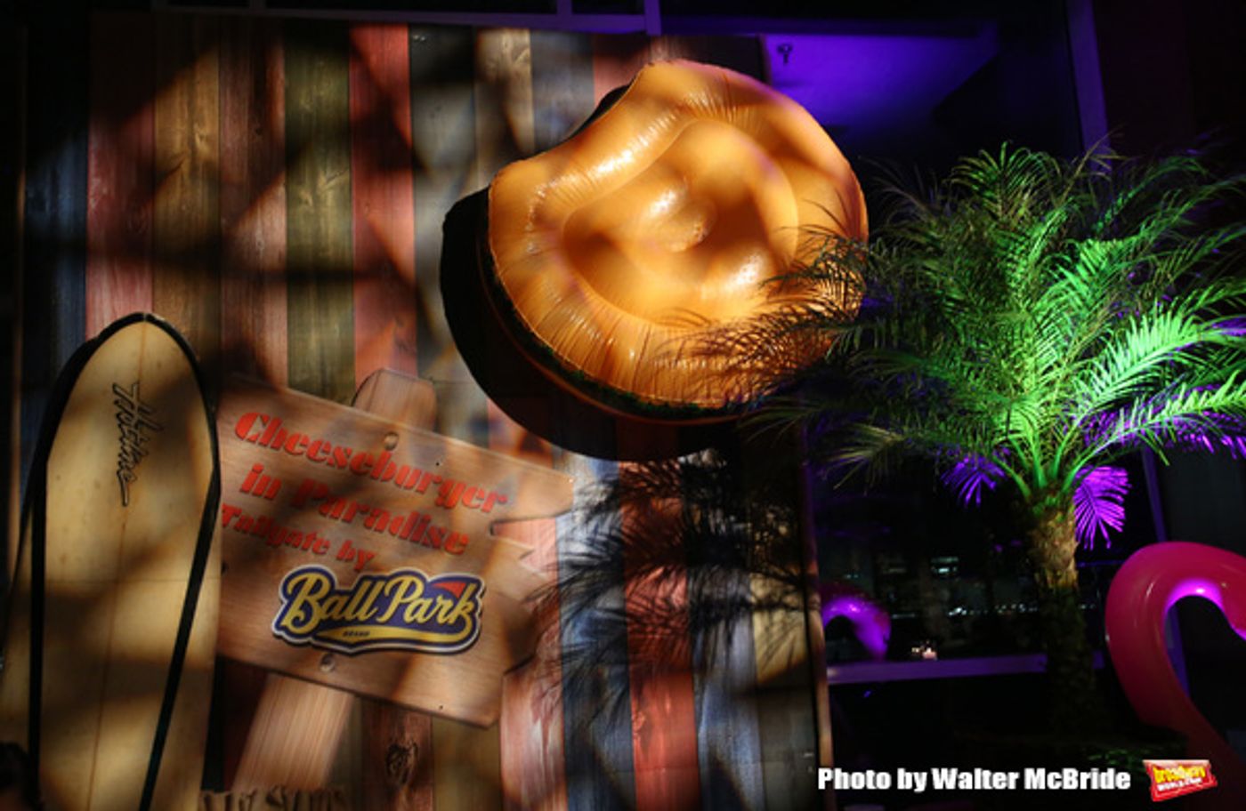 Photo Coverage: Cast of ESCAPE TO MARGARITAVILLE Parties Vacation-Style on Opening Night!  Image