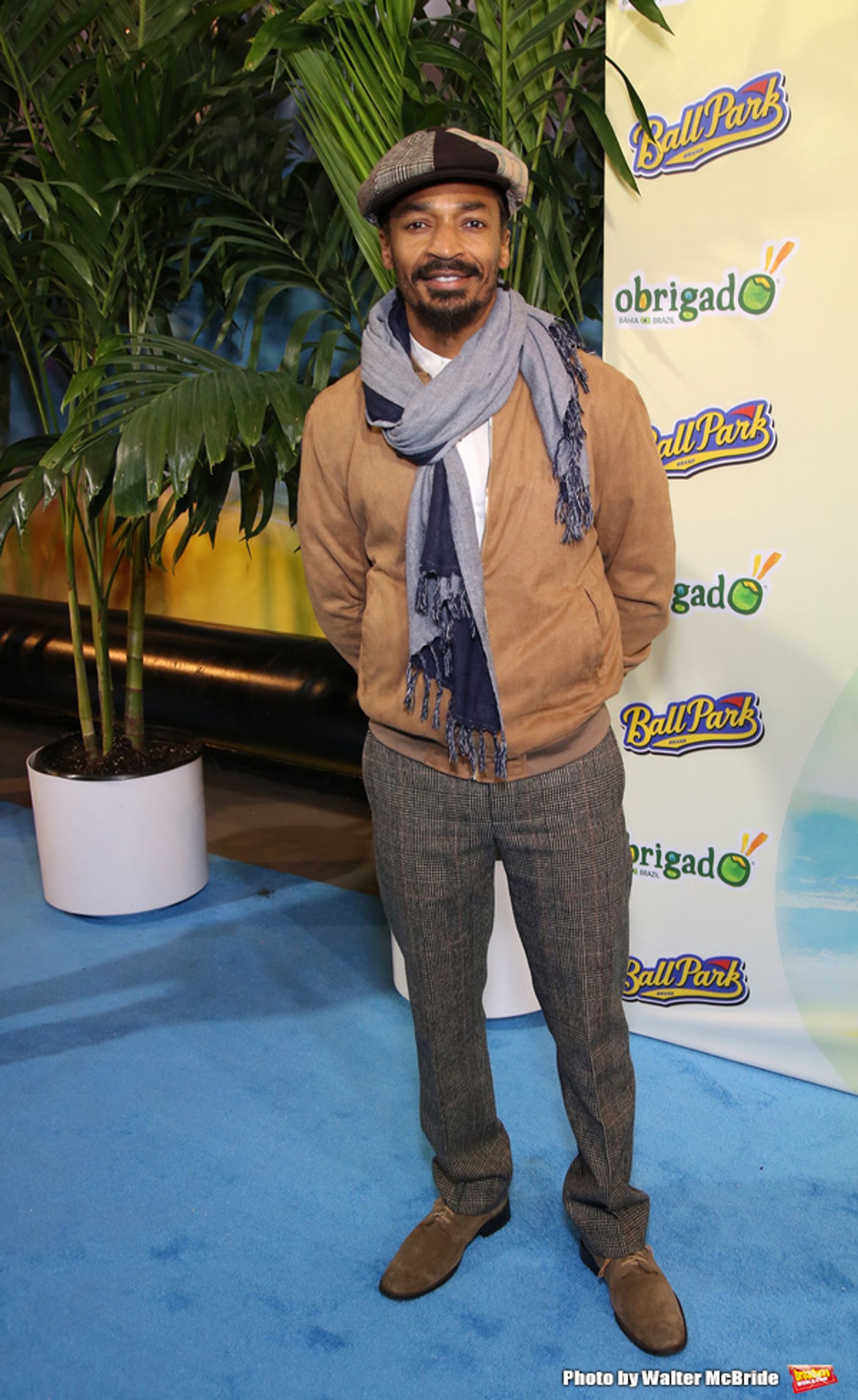 Photo Coverage: On the Blue Carpet at Opening Night of ESCAPE TO MARGARITAVILLE  Image