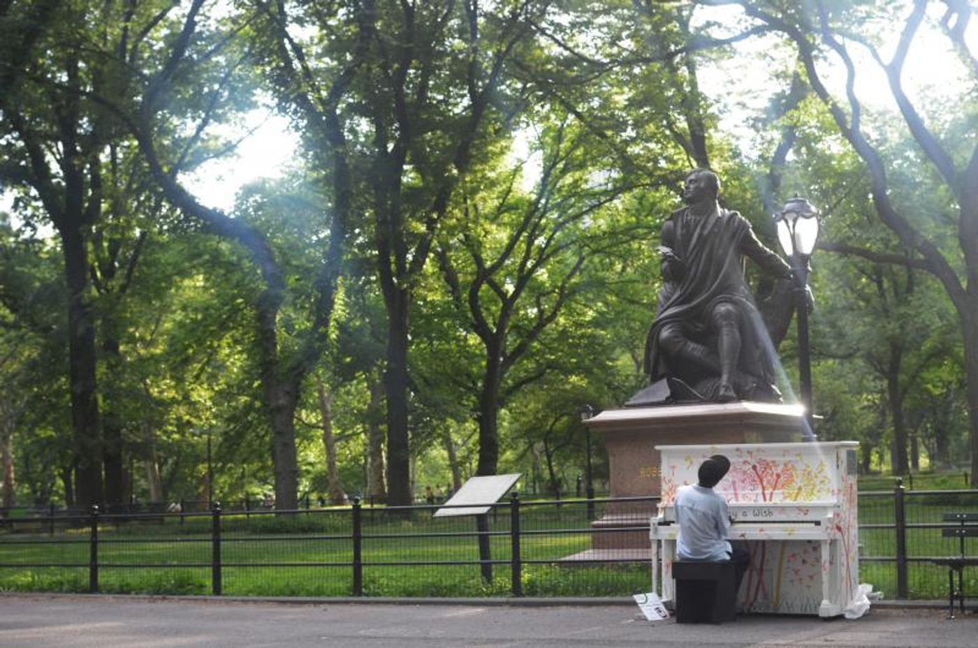 Sing for Hope & Mini USA Partner for #DrivingHope Initiative During 8th Annual Sing For Hope Pianos  Image