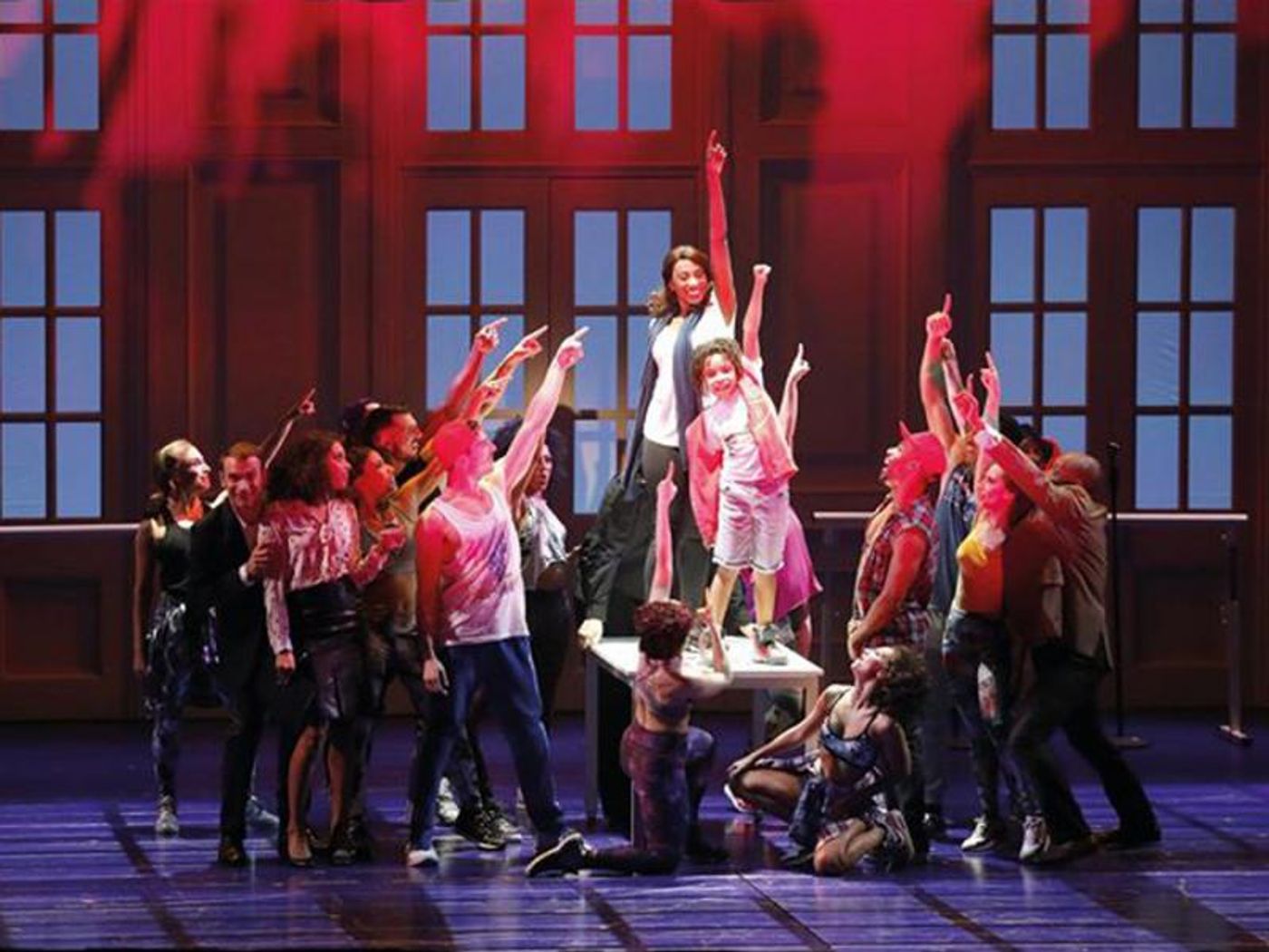 Review: Whitney saves THE BODYGUARD at Palais Des Sports  Image