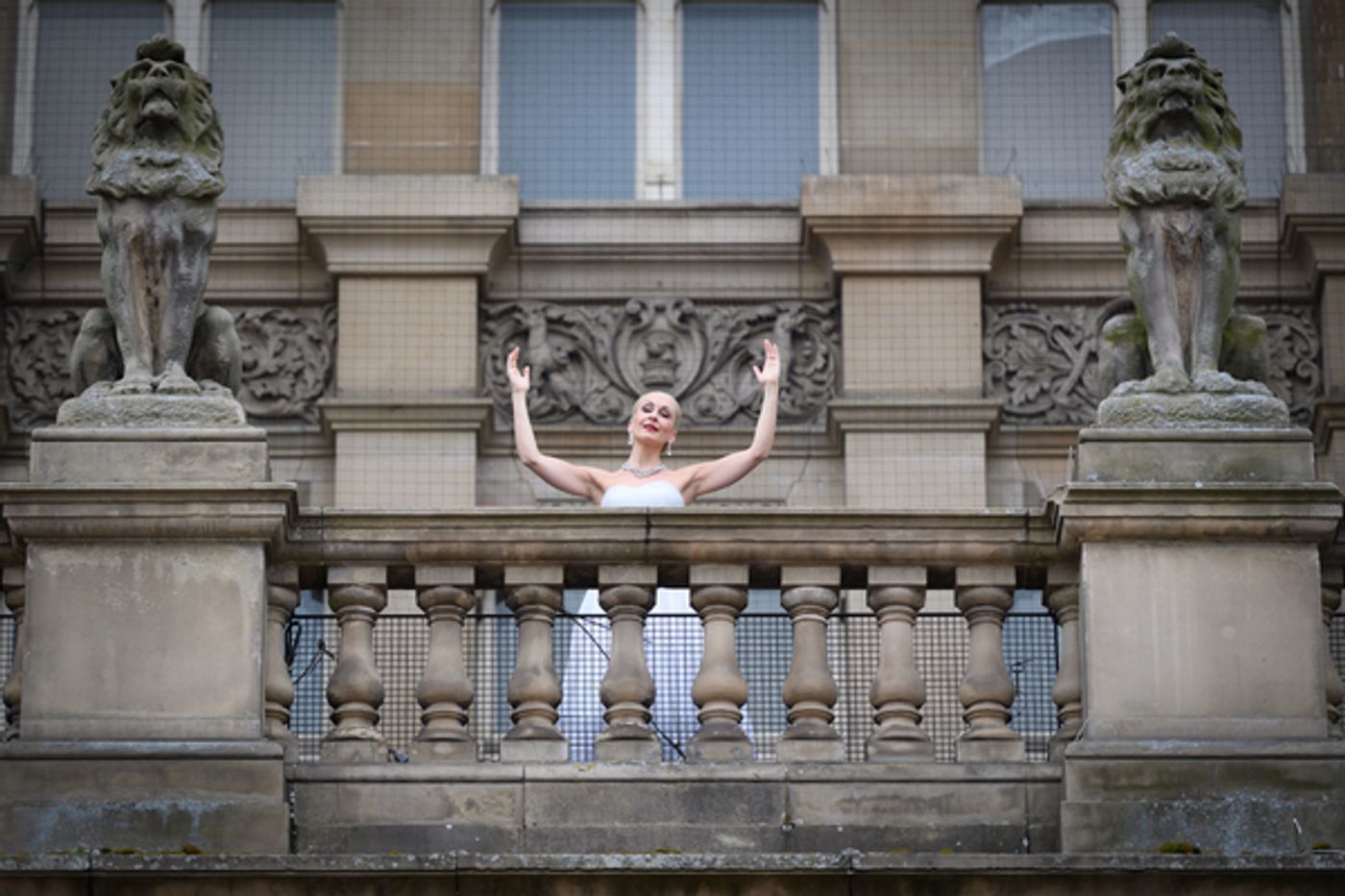 Photo Flash: Madalena Alberto Surprises Shoppers With Showstopping EVITA Performance  Image