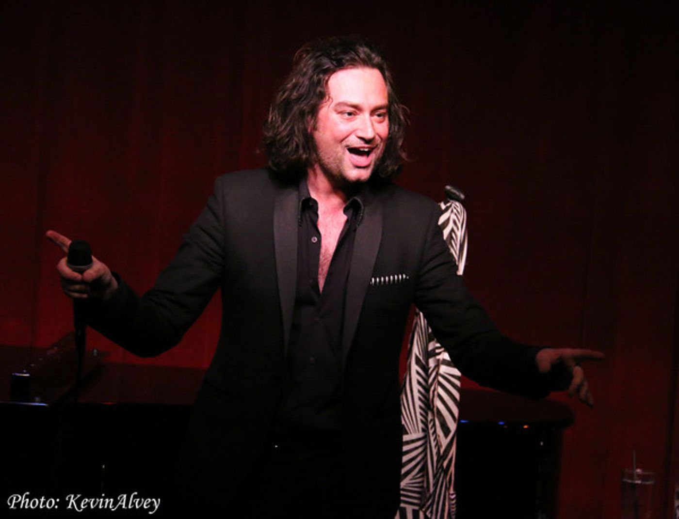 Photo Flash: Constantine Maroulis Takes the Stage at Birdland  Image