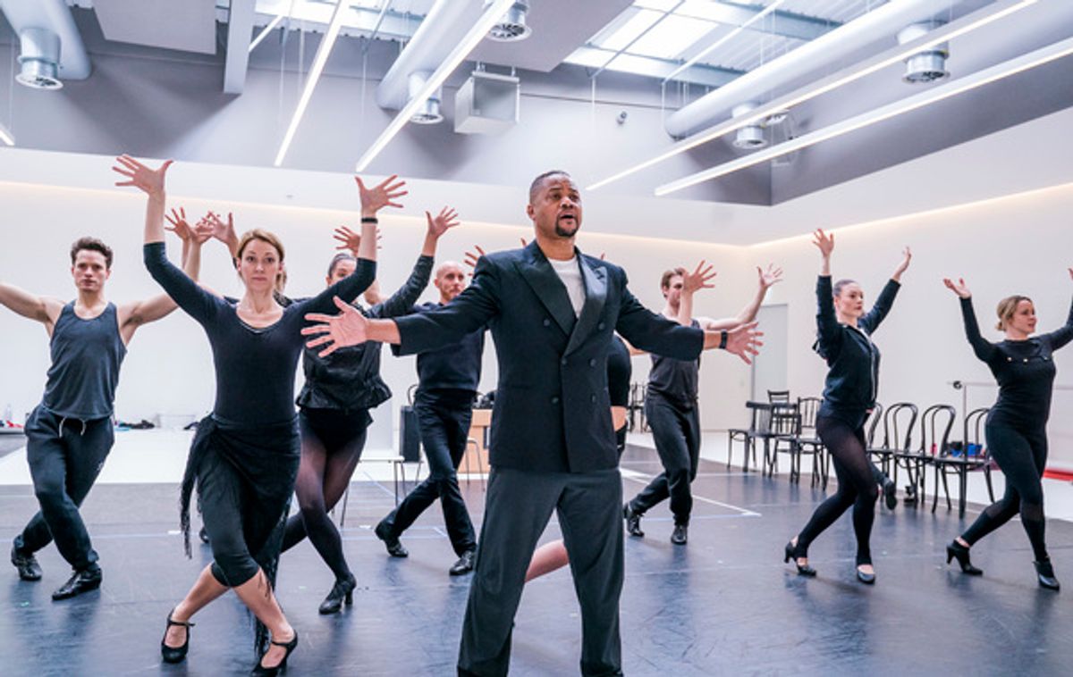 Cuba Gooding Jr. and the company at 